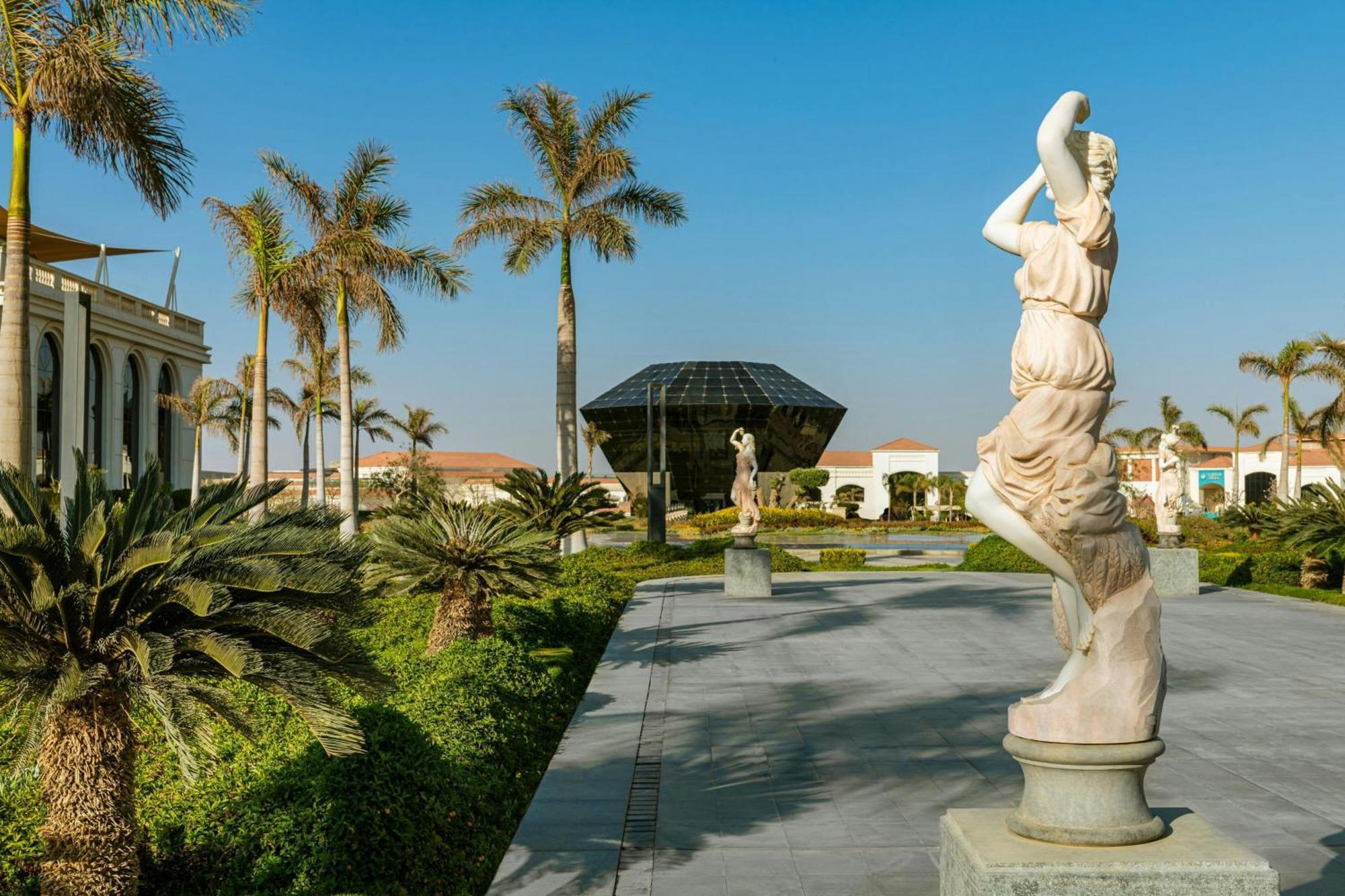 The St Regis New Capital Cairo Hotel Buitenkant foto The Alexandria Museum of Modern Art