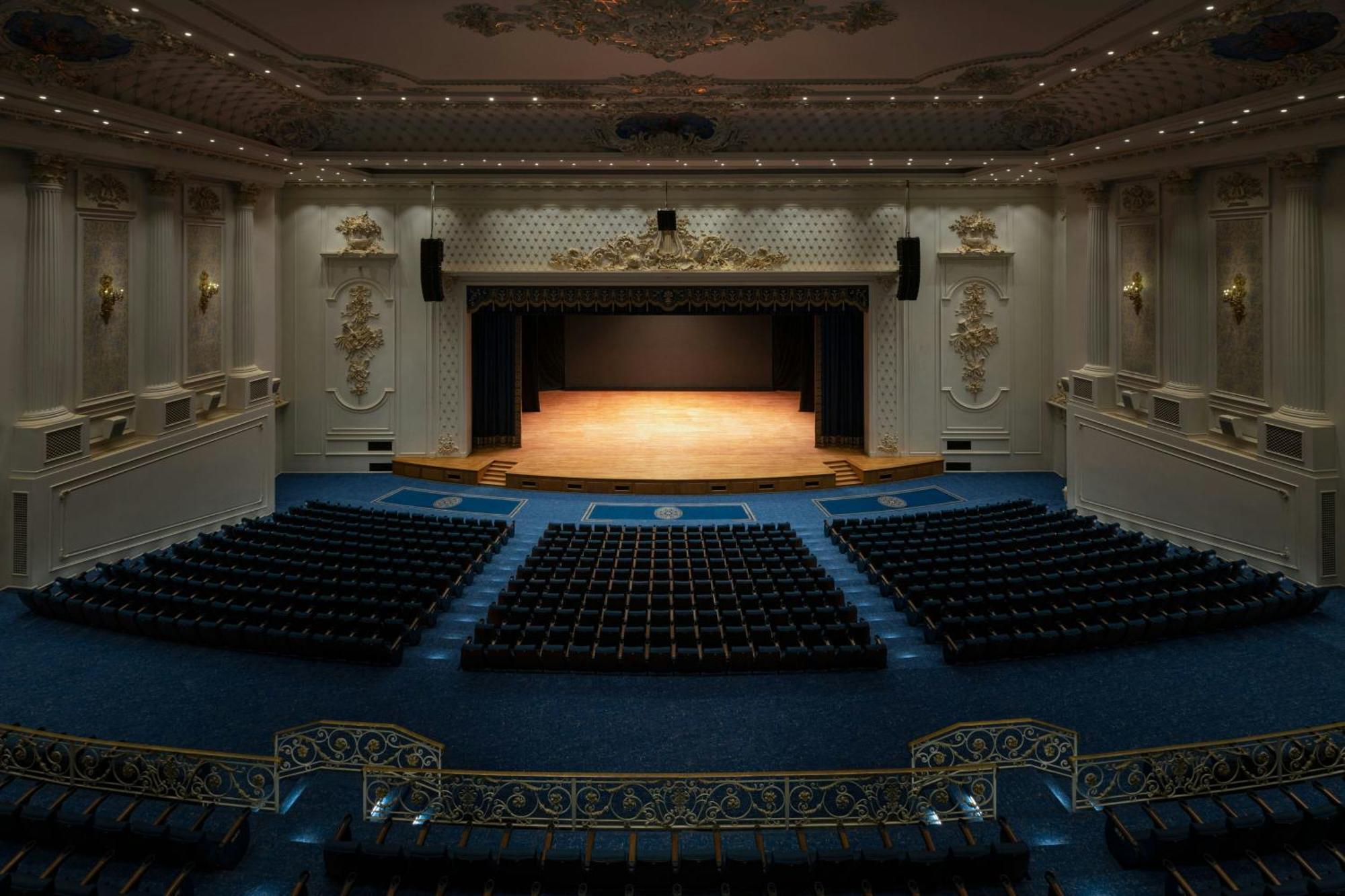 The St Regis New Capital Cairo Hotel Buitenkant foto The interior of the main auditorium