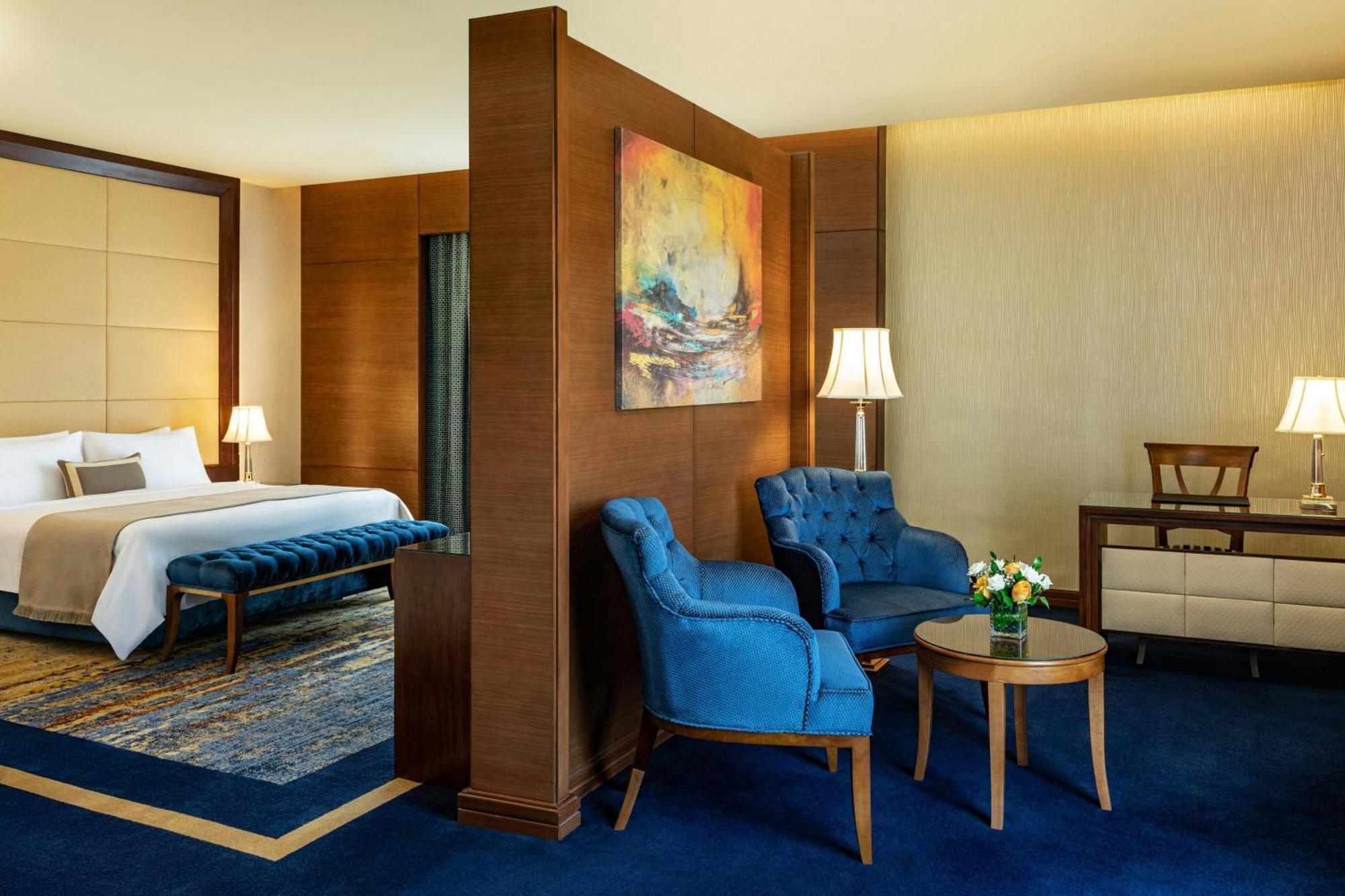 The St Regis New Capital Cairo Hotel Buitenkant foto A suite at the hotel