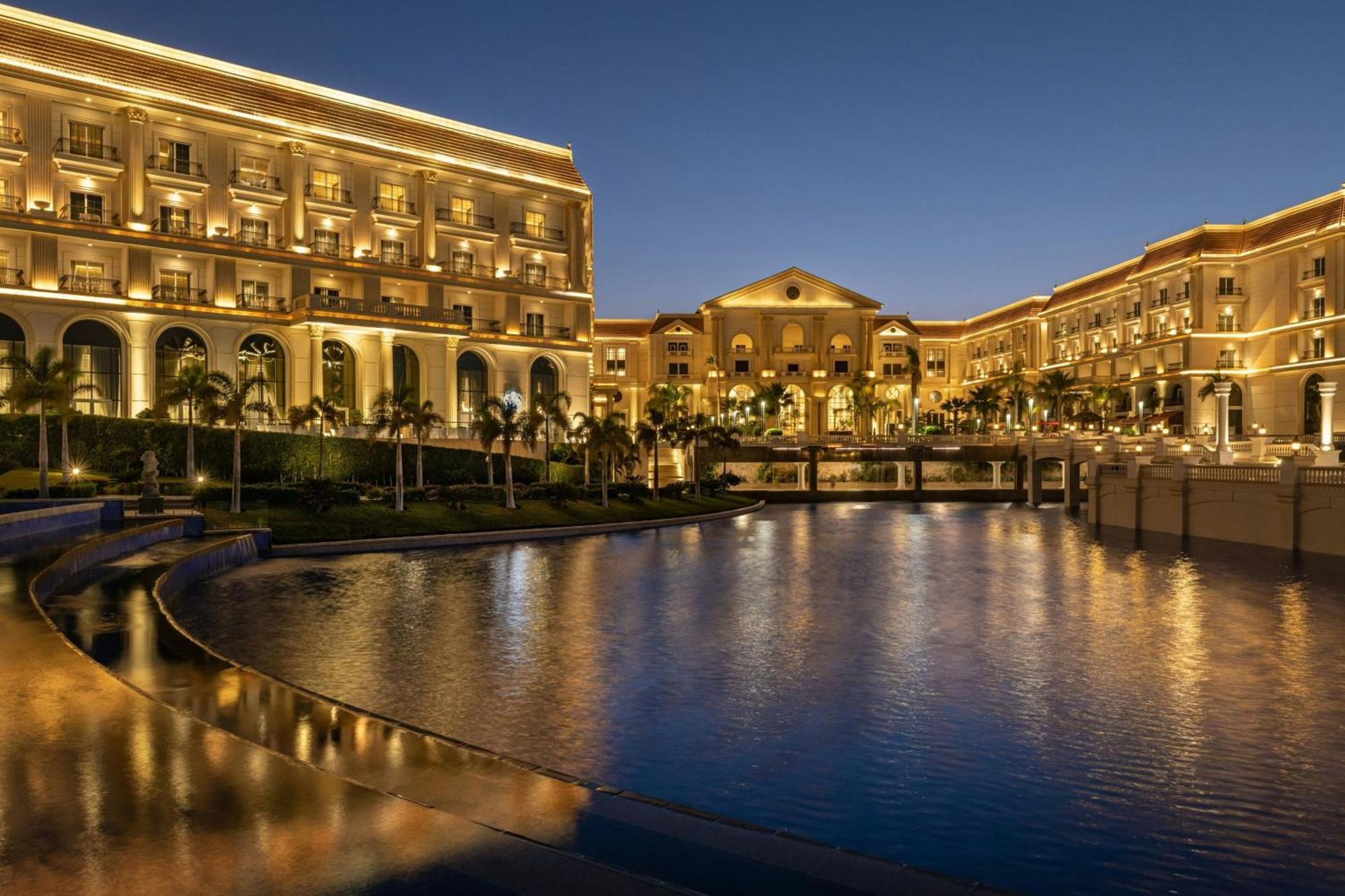 The St Regis New Capital Cairo Hotel Buitenkant foto The St Regis Cairo